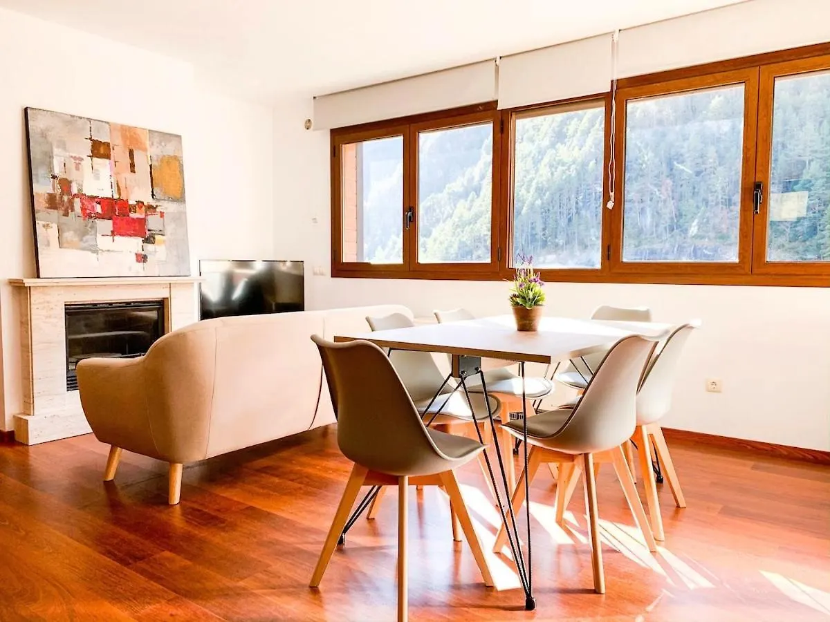 Apartamento moderno Estanyó con vistas en Arinsal Mas de Ribafeta