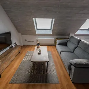 A 25m Del Telecabina De Apartamento